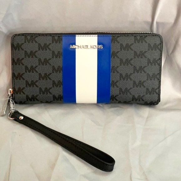 Michael Kors Handbags - Michael Kors Jet Set Continental Wallet Wristlet